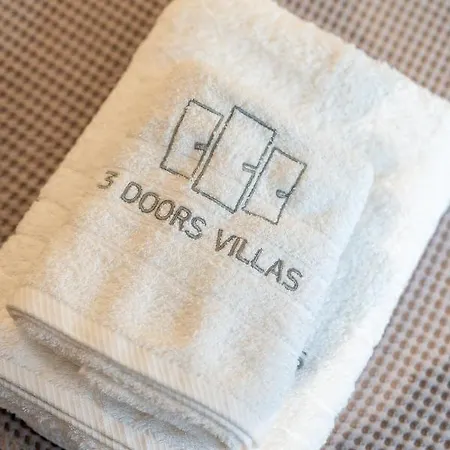 Dom wakacyjny 3 Doors Nea Iraklitsa