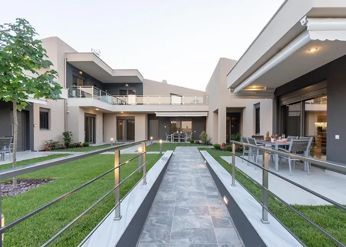 3 Doors Nea Iraklitsa