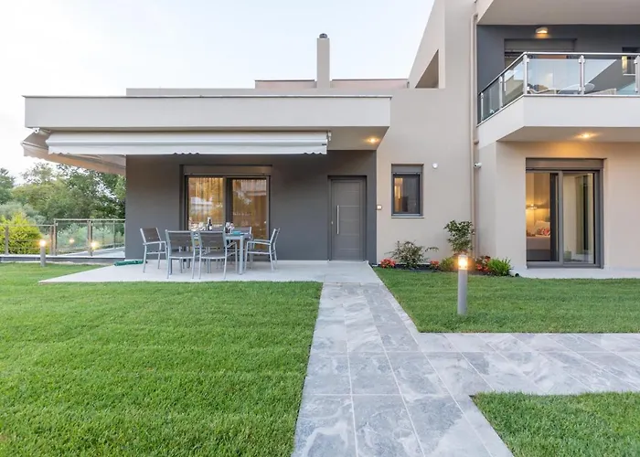 3 Doors Nea Iraklitsa