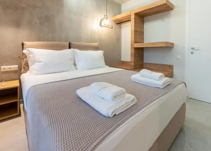 3 Doors * Nea Iraklitsa