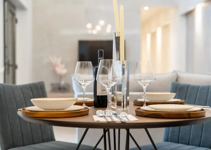 3 Doors Nea Iraklitsa