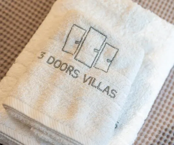 Vakantiehuis 3 Doors Nea Iraklitsa