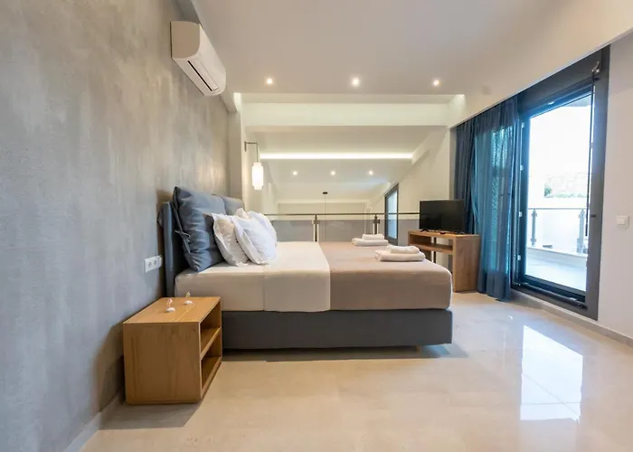 3 Doors * Nea Iraklitsa